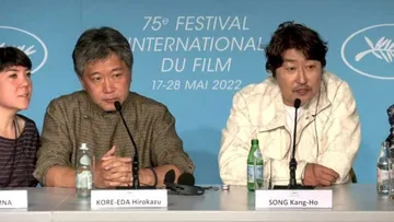 Director cine Japones Kore-Eda. Relato basadop en su forma de entender la vida y lo que nos cuenta en sus películas.