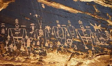 Pintura rupestres atribuidas a los indios Hopi
